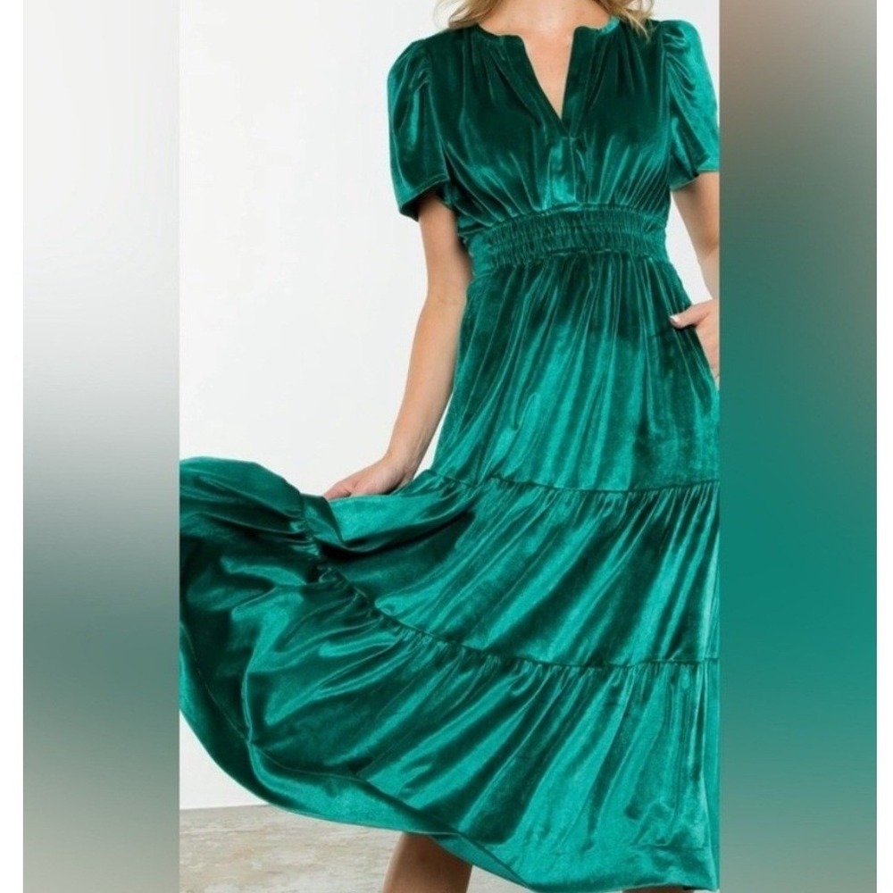 THML Velvet Maxi Dress Womens Medium Teal Green NWT Smocked Tiered Split‎ Neck - Picture 2 of 8